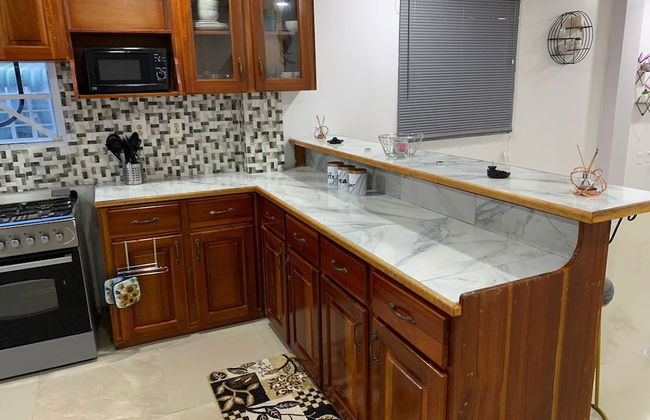 1 Bed Apartment - Sleeps 2 - Parking - Wifi - Foto 2