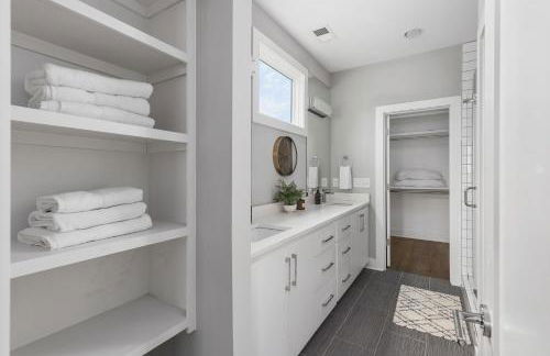 Modern Luxury Rooftop Deck, 3 mi to Downtown - Foto 27