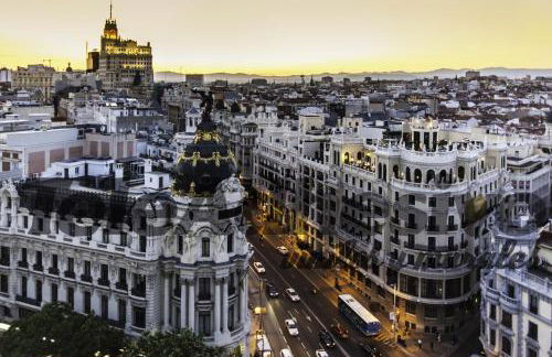 M&F Apartaments Gran Via - Photo 1