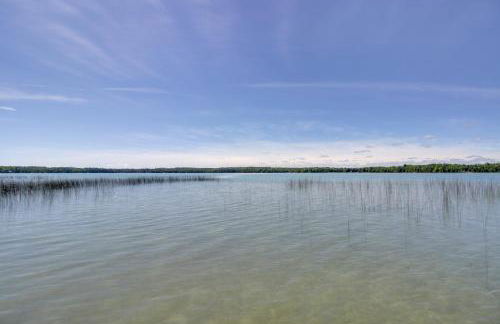 Lakefront Deer River Apt with Dock, Fire Pit and Patio - Foto 30