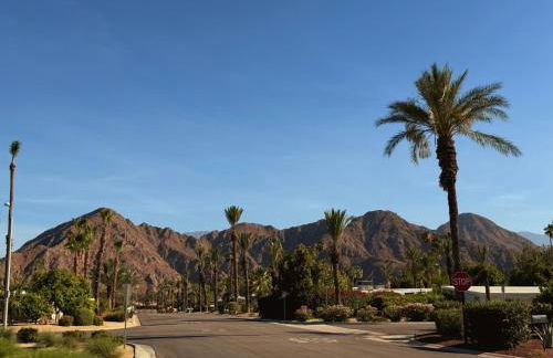 Best Spot in Indian Wells. Walk to Tennis Gardens - Foto 42