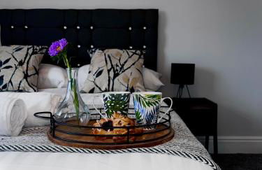 The Cheshire Gathering - Hot Tub 8 Bedroom - Photo 14