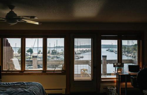 Suttons Bay Waterfront - Foto 16