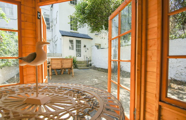 Brunswick Garden Studio Patio by Brighton Holiday Lets - Foto 9