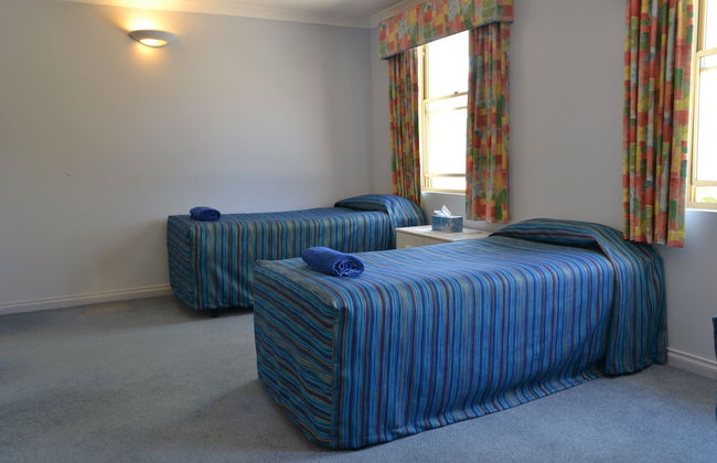 Dolphin Lodge - Photo 39