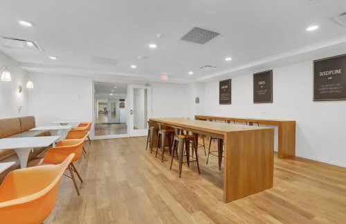 Luxury lofts, Downtown, Playhouse Sq, Near Stadium and Arena, Fire Pit, Rooftop deck, BBQ, Parking -fcfs, Close to EVERYTHIHNG! - Foto 31