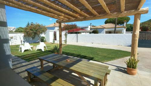 Preciosa Villa Independiente 100metros playa 10personas, Free Parking, Fully renovated Now - Foto 3, Garden