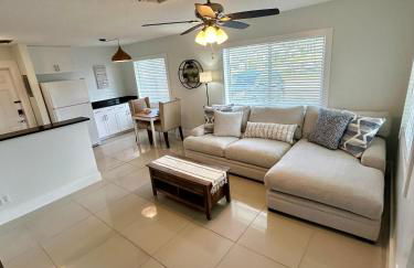 2 min walk to beach with free parking at Lauderdale 17-1 - Foto 1