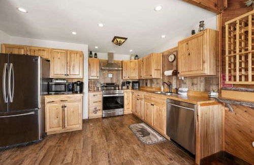 Family-Friendly Cabin with Heated Pool & Sauna - Foto 4