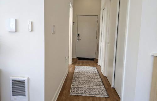 A premier smart condo with parking - Foto 15