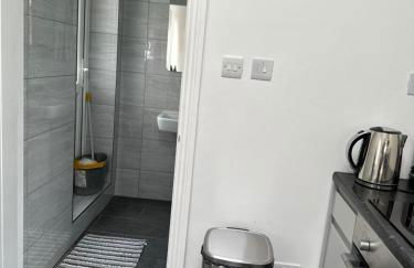 New Cozy Studio Apt. House with Parking. Entire space - Photo 7