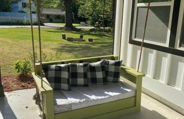 Cozy 2-bedroom Farmhouse with parking on premise - Foto 12