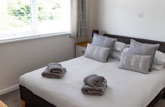 2 Chatsworth Riverscape Apartments - Peaceful apartment in great location with free parking overlooking the Gannel just a short walk from Newquays incredible beaches and local amenities - Foto 1