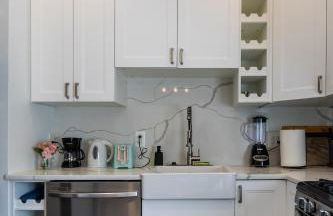 Charming 2BR Townhouse with Patio & Parking in DC - Foto 17