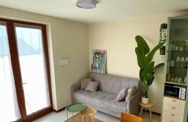 Lakefront Apartment with Panoramic Pool - Foto 8