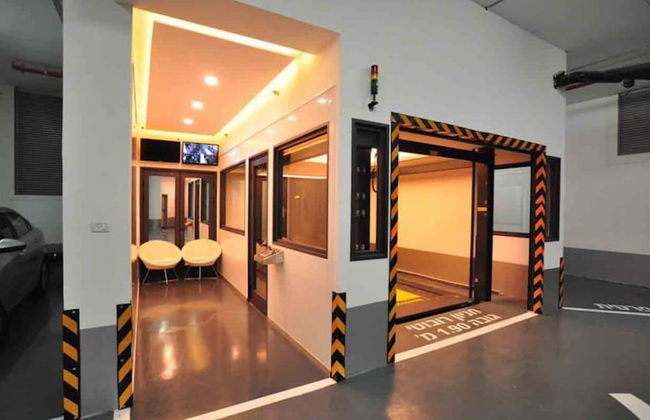 Quiet with Terrasse in City Center by FeelHome - Foto 24