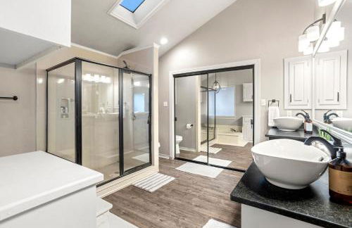 Cosy Waterfront Home - Photo 21