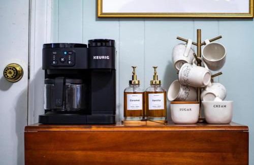 Roberson House Private Pool Walk to DT Sleeps 12 - Foto 7