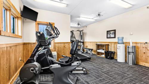 Whispering Pines Lake Views Studio 2 Queen Beds, Heated Pool and Hot Tub - Foto 4