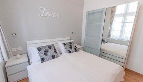 Main Square Dream Apartment - Photo 5