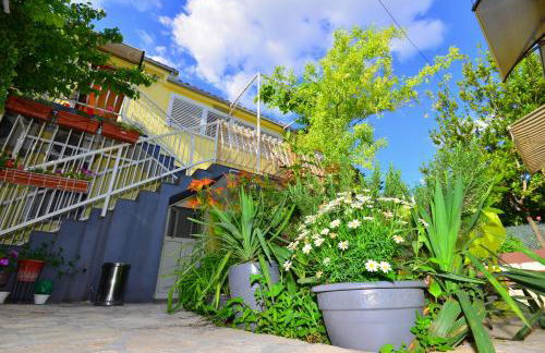 Apartments Veky 3 - Photo 1