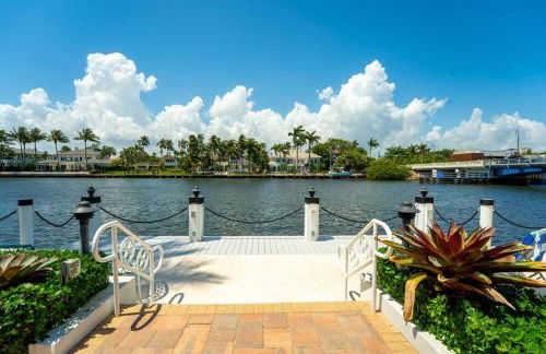 Boca Coastal Waterfront Stay - 2BR 2BA - Pool, Gym, Parking, Walk to Beach - Foto 7