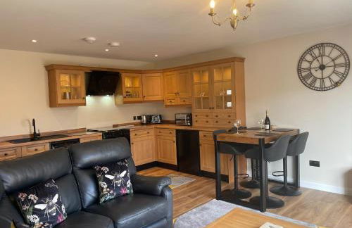 Bumblebee Barn, Luxury contemporary holiday home - Photo 11