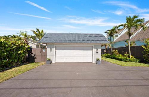 Oceanfront Cocoa Beach Vacation Home Private Beach, Tiki Bar & Family Fun - Foto 42