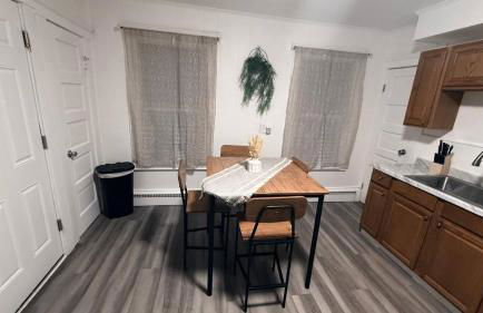 Nona - Cozy 3BR Apt with Parking, Desk & Fast WiFi near Yale, Quinnipiac, SCSU & Hospitals - Foto 20