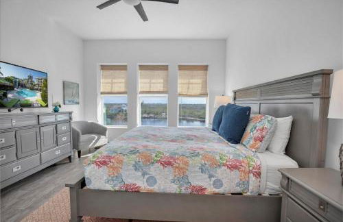 Latitude Adjustment Penthouse by Coastal Chic - Foto 15