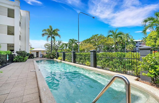 Spacious 3-beds w Direct Access to Pool - Photo 16
