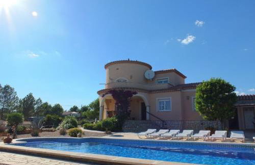 Villa Oasis WITH LARGE PRIVATE SWIMMING POOL - Foto 1