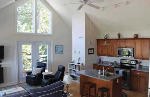 Couples Cove Cottage - Photo 24