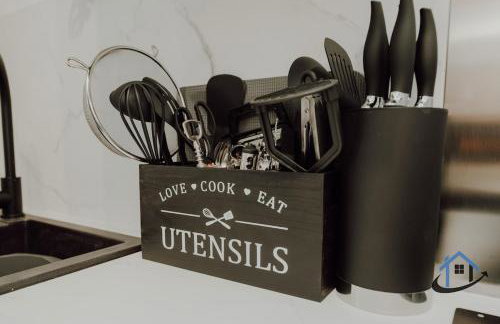 Apt 5 Manor House - 3 Bed 2 bathroom sleeps 5 parking wifi - Photo 18