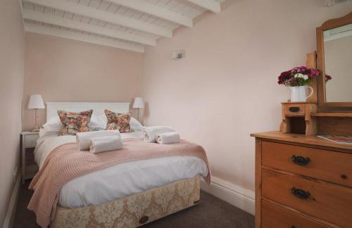 Crow Hall - Luxury Holiday Accommodation - Photo 18