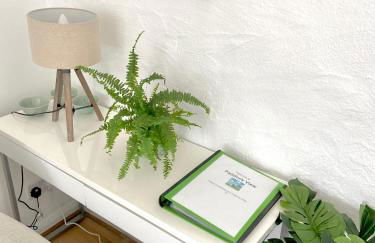 Idyllic Cornish Cottage, Superking bed, private garden dogs welcome - Photo 9