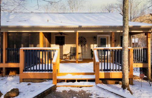 The Moondance Cabin by Lightfoot Stays Vacation Rentals - Photo 14