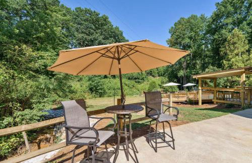 Hickory Hideaway Pet-Friendly Haven with Fire Pit! - Foto 22