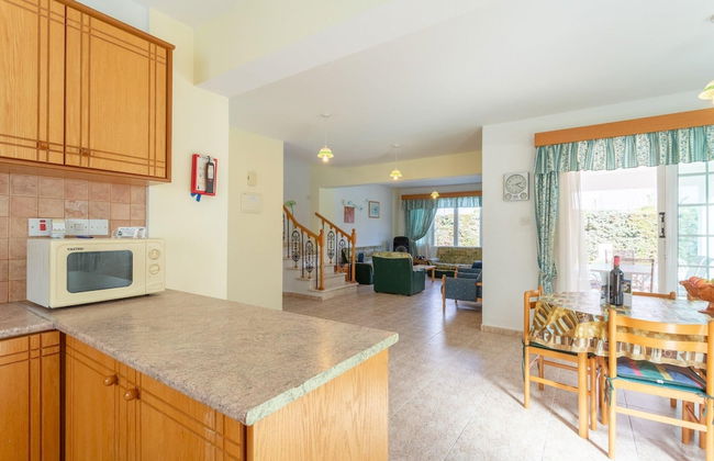 Villa Iliada Large Private Pool Walk to Beach A C Wifi Car Not Required - 2143 - Foto 4