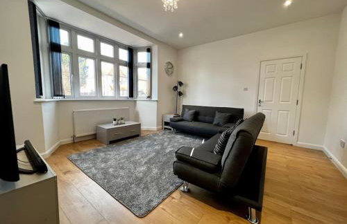 No1 Lux Apartment Nuneaton with Gated, Private Parking - Foto 1