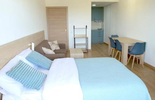 Sea View Apartment, spacious and renovated, 10 minutes to the beach, pool - Photo 4