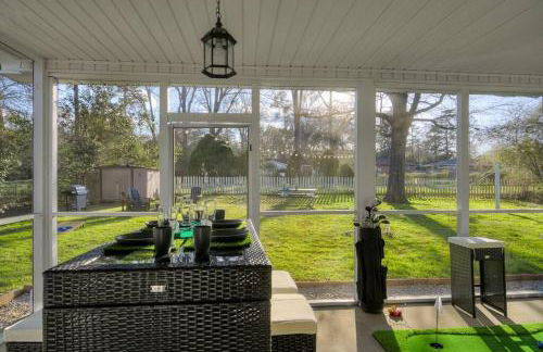 5min drive to AN Golf Club l Pet-Friendly l Big Backyard, BBQ & Fun Activities - Foto 30