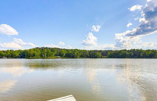 Remote Escape Lake Home with Dock in Sparta! - Foto 40