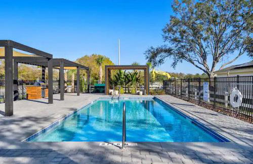 3MI from Disney- Modern 3BD 3BA + Grill - Foto 2