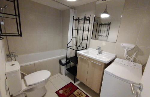 5 mn (450 m) walk Metro/La Defense/Netflix/Parking - Foto 29