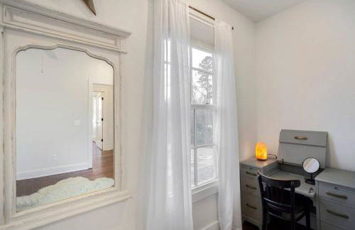 The SoFay Farmhouse- 1 MI From U of A - Foto 35