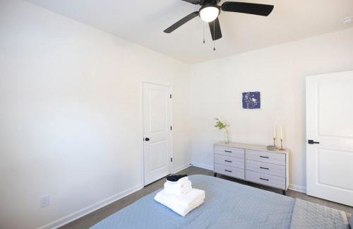 5 Min to Elon - 7 Min to Downtown - Washer and Dryer - Foto 47