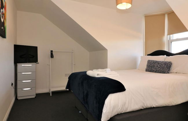 No 11 Bonnet Road - 2 Bed - Photo 3