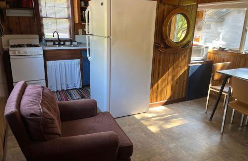 Sleeping Bear Riverside Cabins - Foto 42