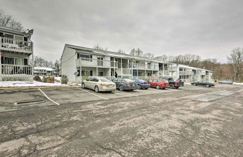 Near Mt Airy Casino Mount Pocono Condo with Balcony - Foto 24